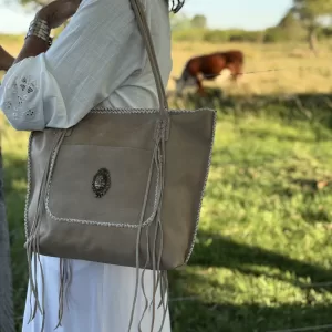 Cartera Escudo Hueso